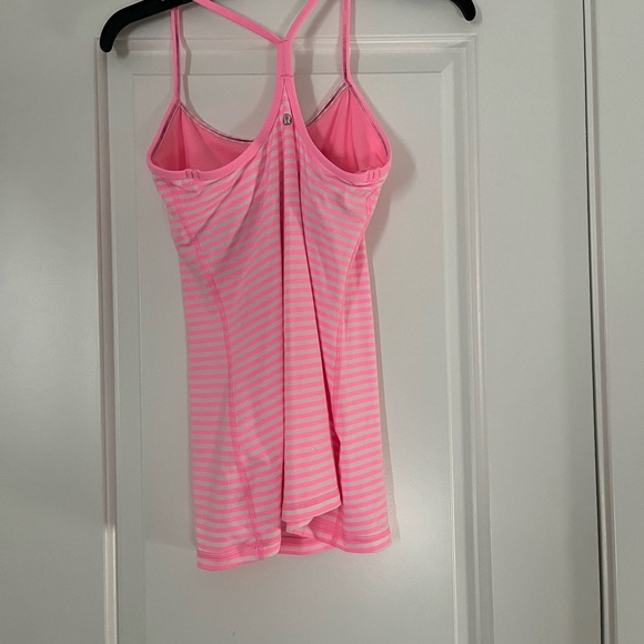 Lululemon - Picture 2 of 3